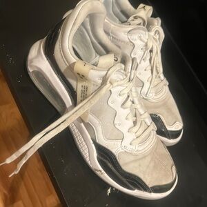 Size 9.5 Jordan’s
